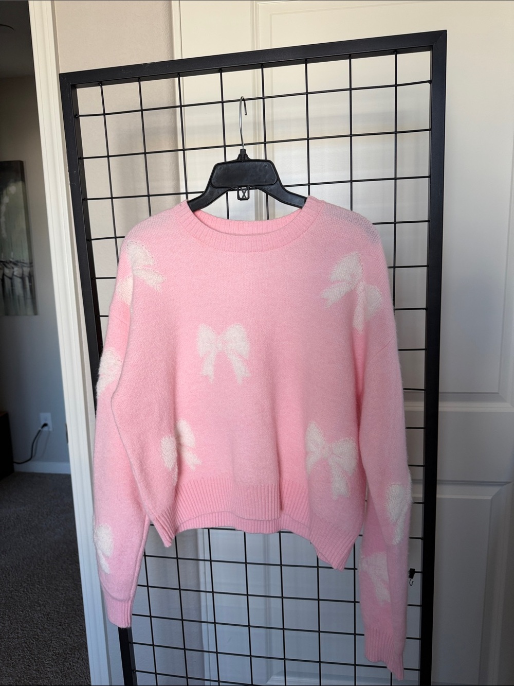 Urban Weekend Pink Bow-Pattern Crewneck Sweater